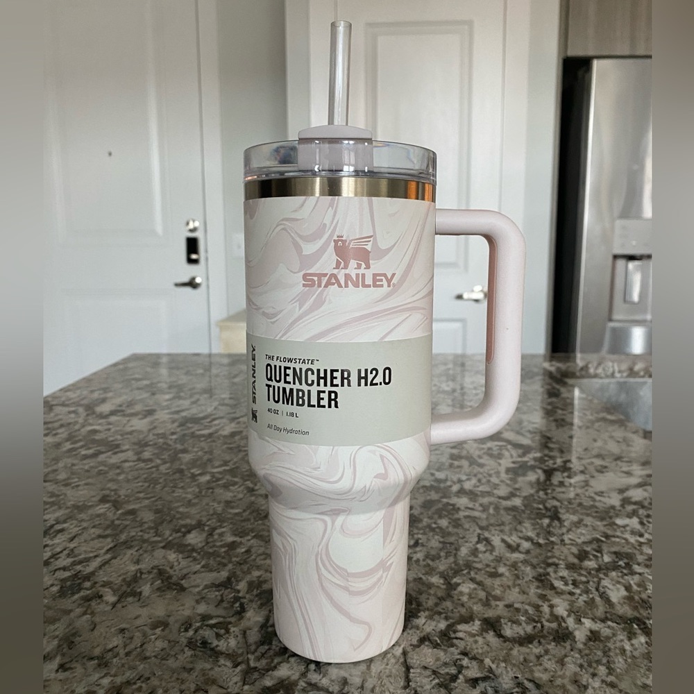 NWT Stanley 40oz Quencher H2.0 Tumbler